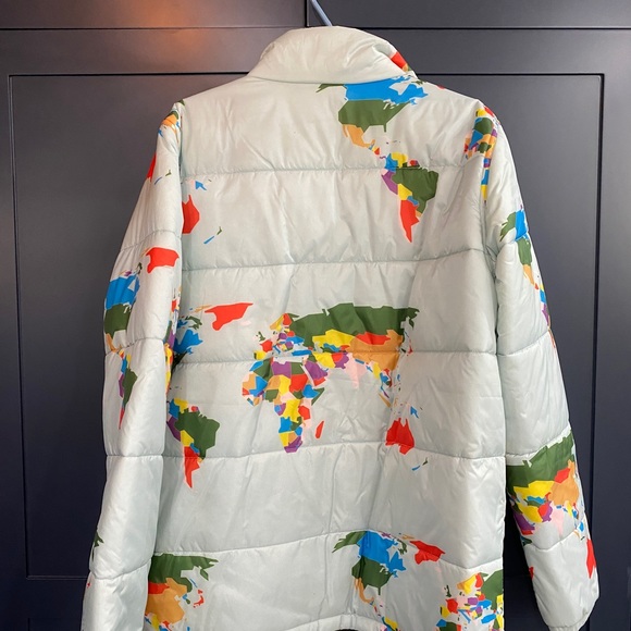 (LIKE NEW) Vans “Save our Planet” puffer jacket, size M - Picture 4 of 5